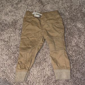 Cat & jack jeans, been in storage!! Like new. 18m